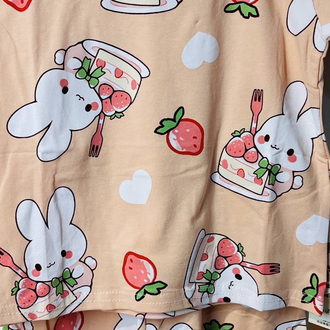 T-shirt shorts Set girl (Strawberries) ست دخترانه طرح توت فرنگی