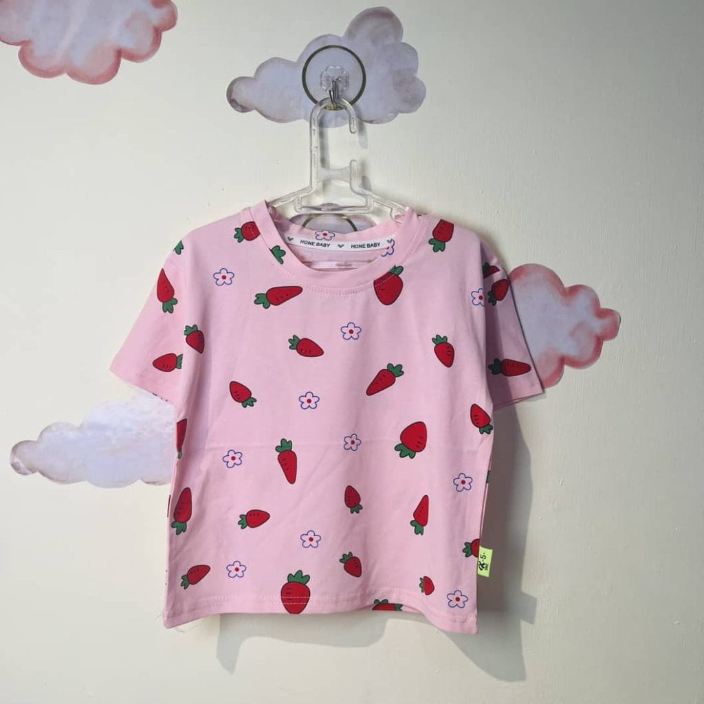 تیشرت دخترانه طرح توت فرنگی